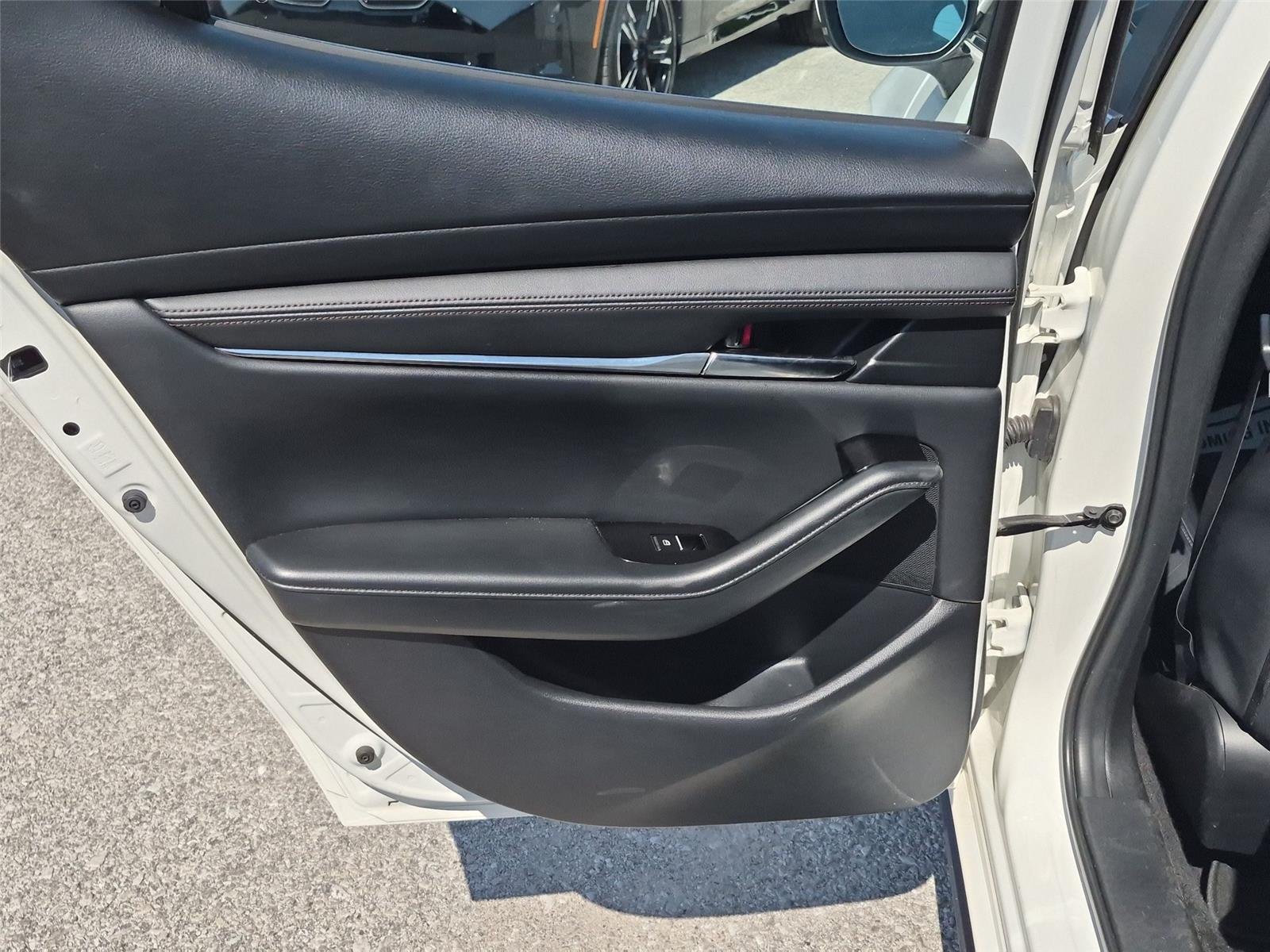 Used 2024 Snowflake White Pearl Mica Mazda 2.5 S Preferred image 31