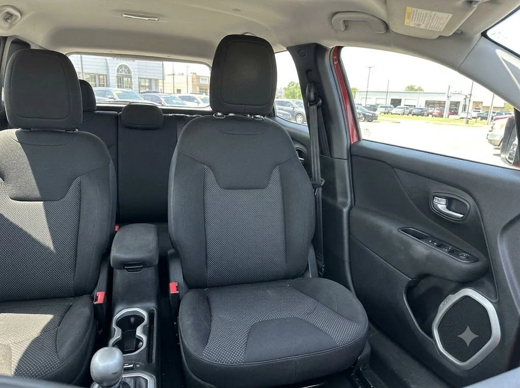 Used 2015 Red Dodge SXT image 8