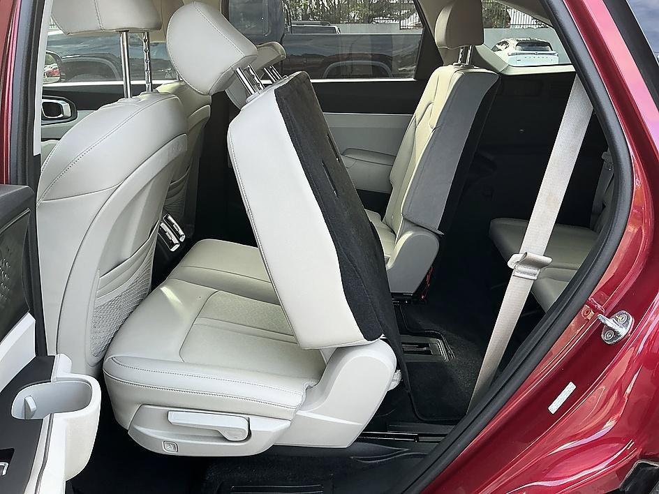 Used 2022 Passion Red Tintcoat Kia S image 26