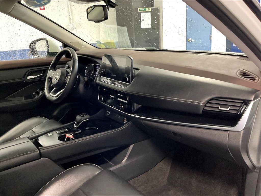 Used 2023 Pearl White Tricoat Nissan SL image 14