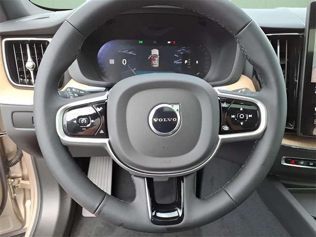 2026 Volvo XC60 Plus - Photo 17