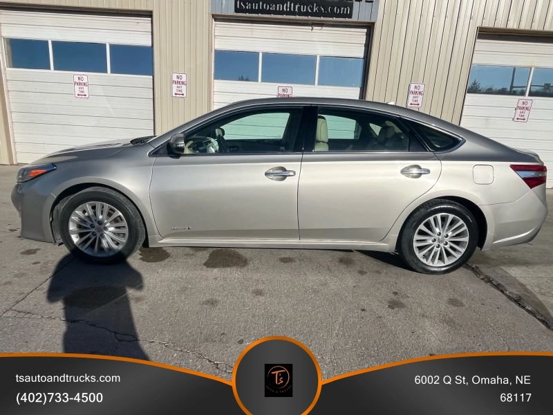 2014 Toyota Avalon Limited Hybrid