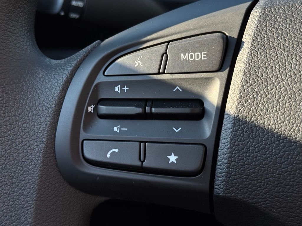 2026 Hyundai Venue SE - Photo 18