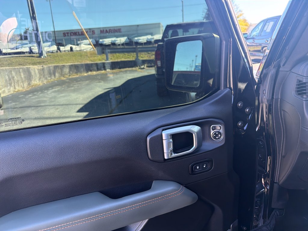 Used 2026 Black Jeep Mojave X image 11