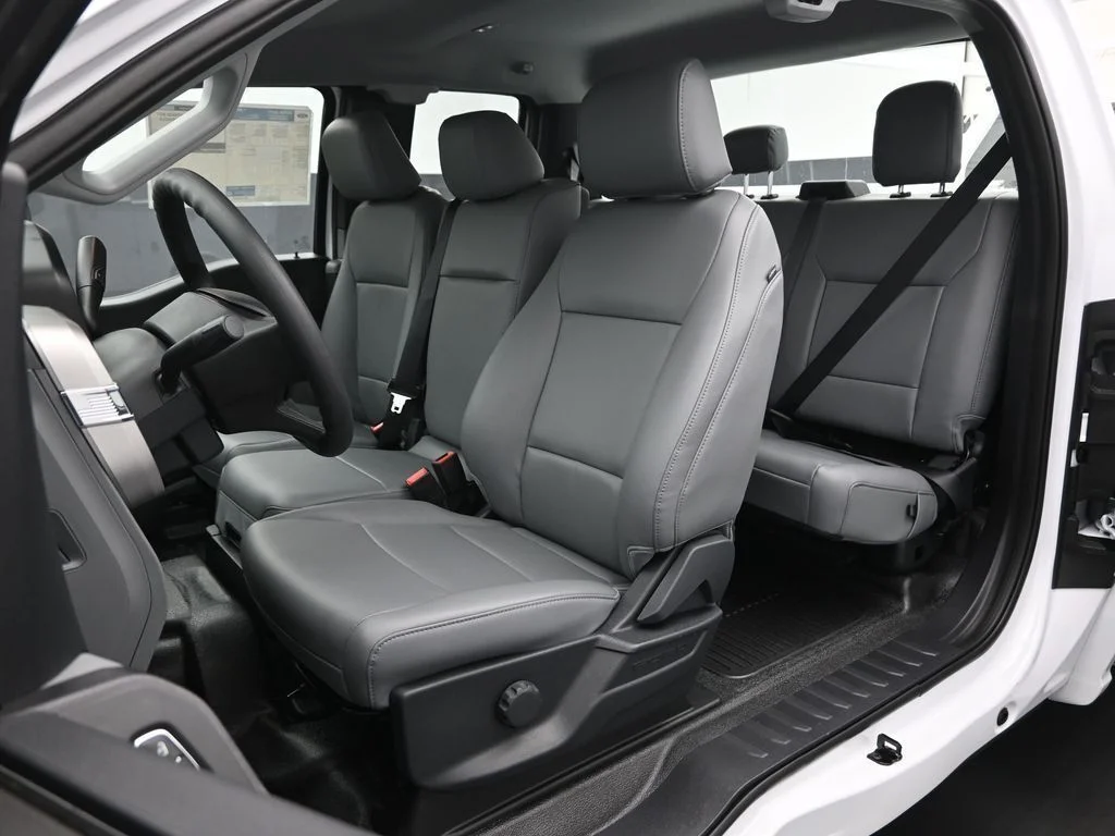 New 2026 Oxford White Ford XL image 33