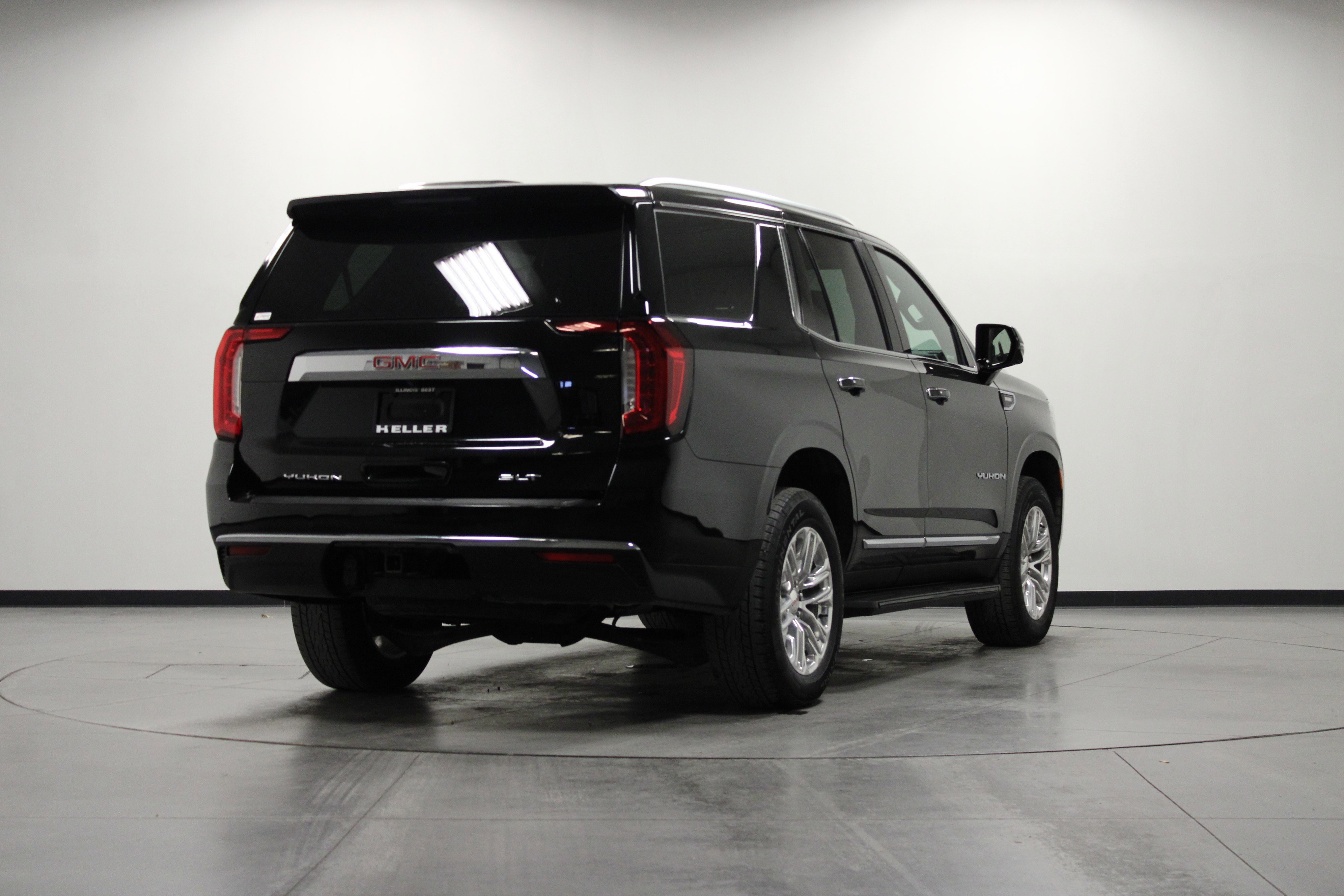 Used 2024 Onyx Black GMC SLT image 4