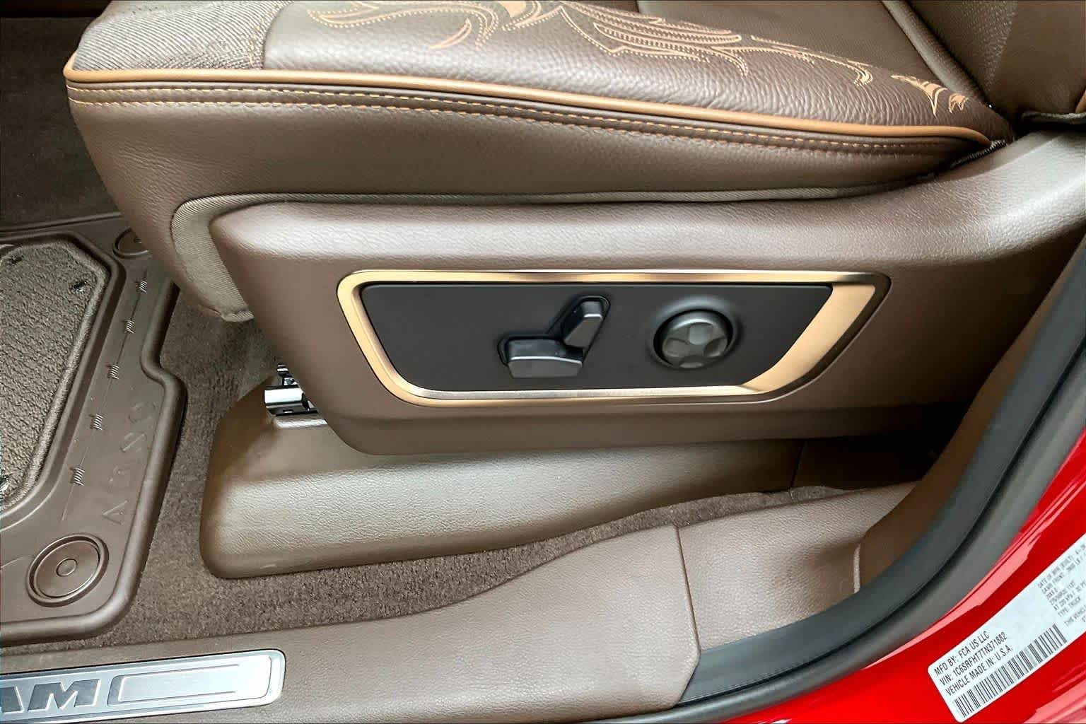 New 2026 Molten Red Pearl-Coat Exterior Paint RAM Longhorn image 17