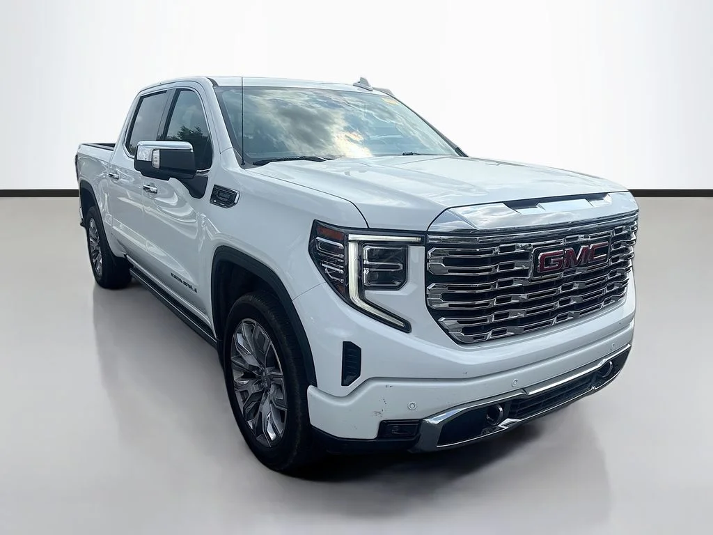 Used 2022 Summit White GMC Denali image 3