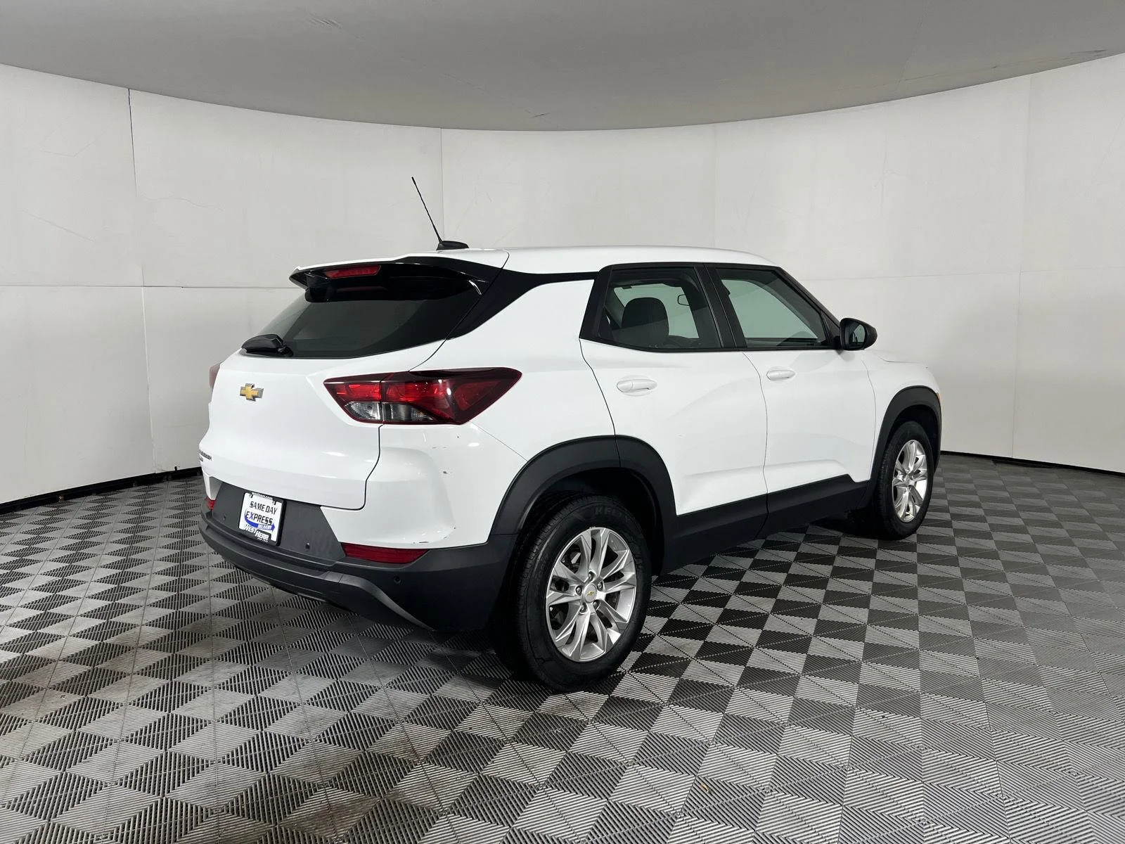 Used 2021 Summit White Chevrolet LS image 20