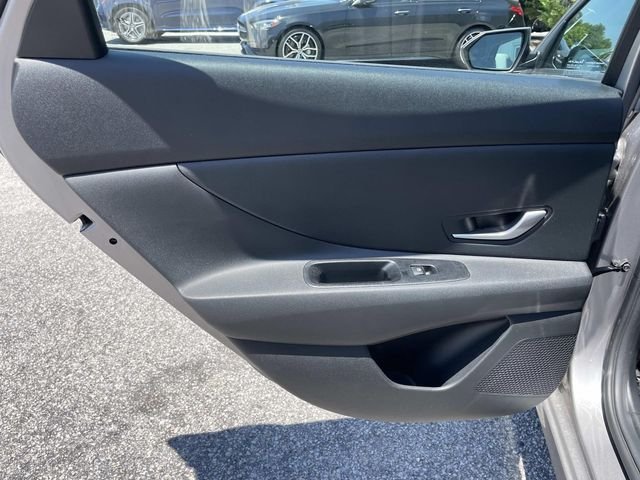 Used 2021  Hyundai SEL image 9