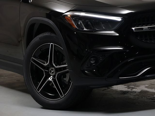 New 2026 Night Black Mercedes-Benz GLA 250 image 3