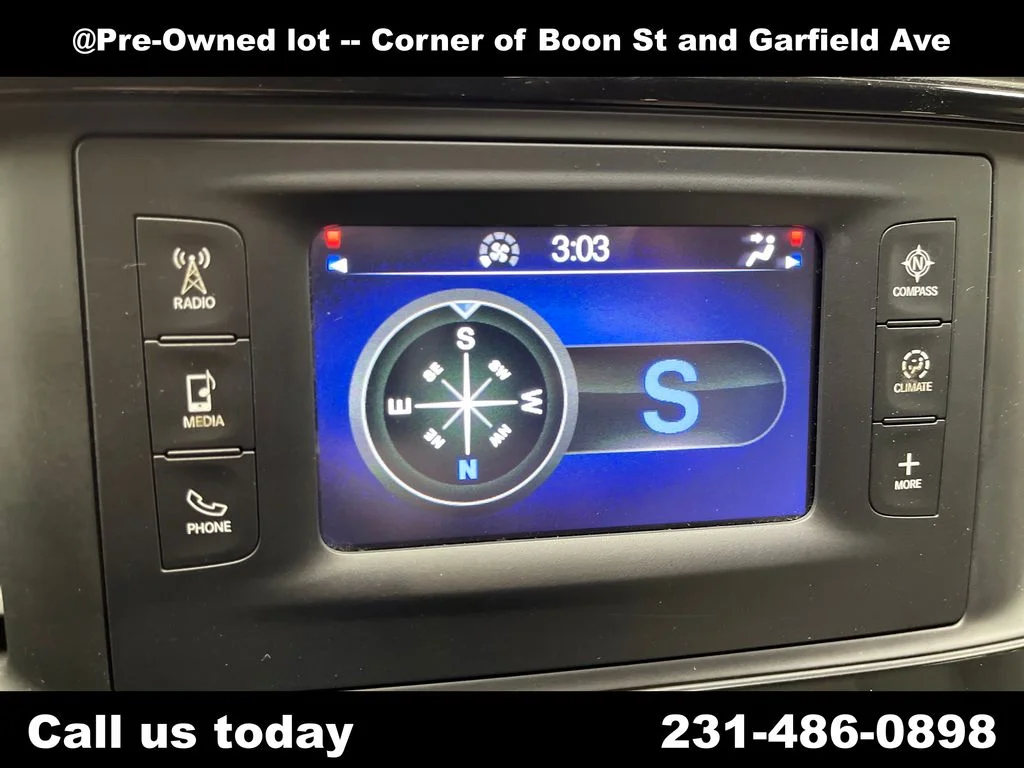 Used 2017 Blue Chrysler LX image 23