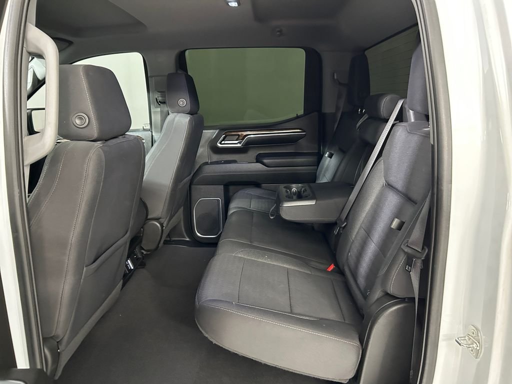 Used 2023 White GMC Elevation image 19
