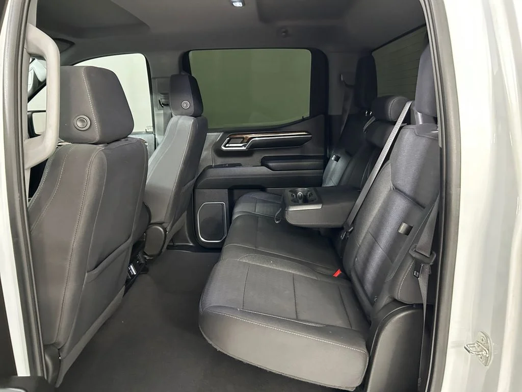 Used 2023 White GMC Elevation image 19