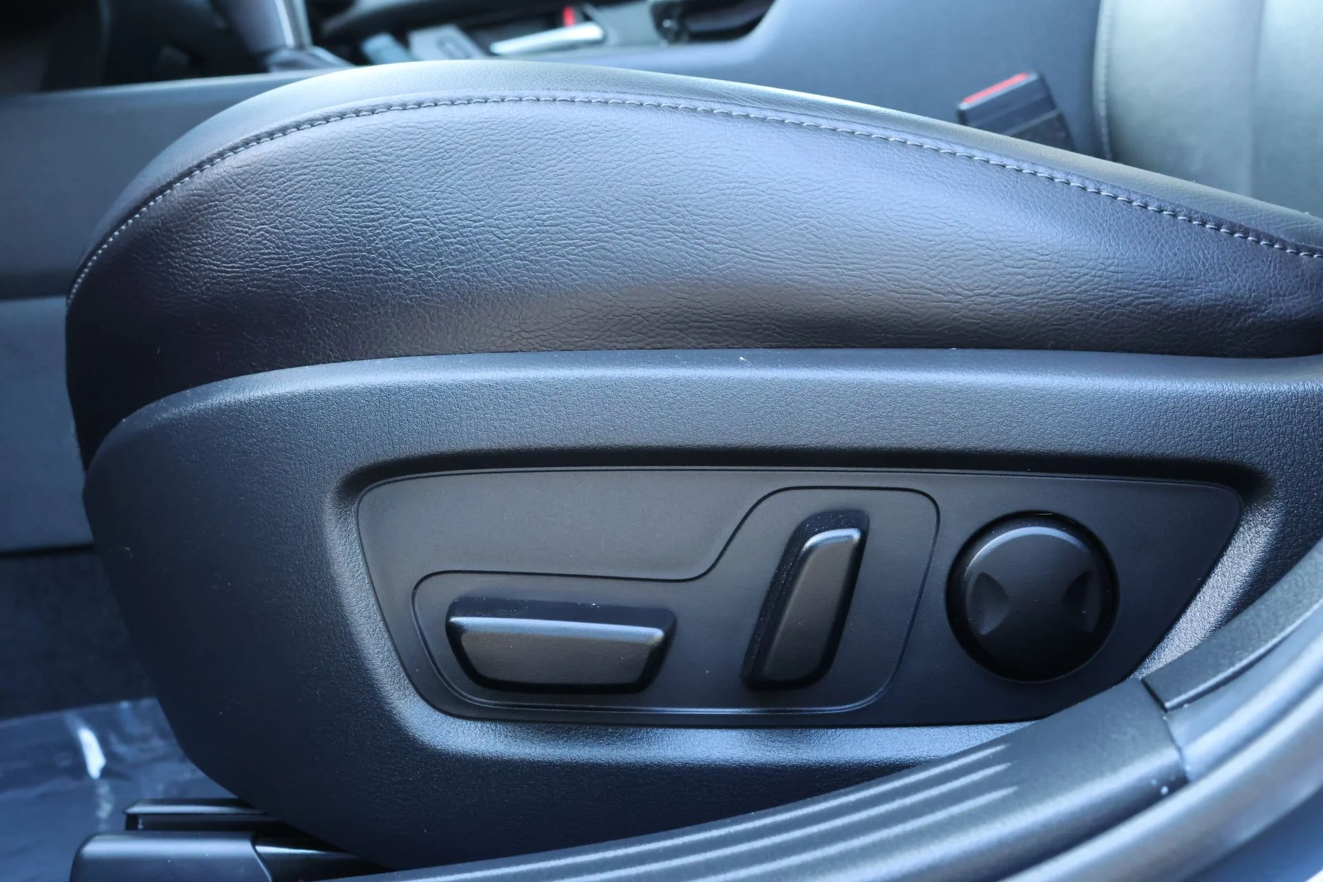 Used 2025 Gray Mazda Premium image 20