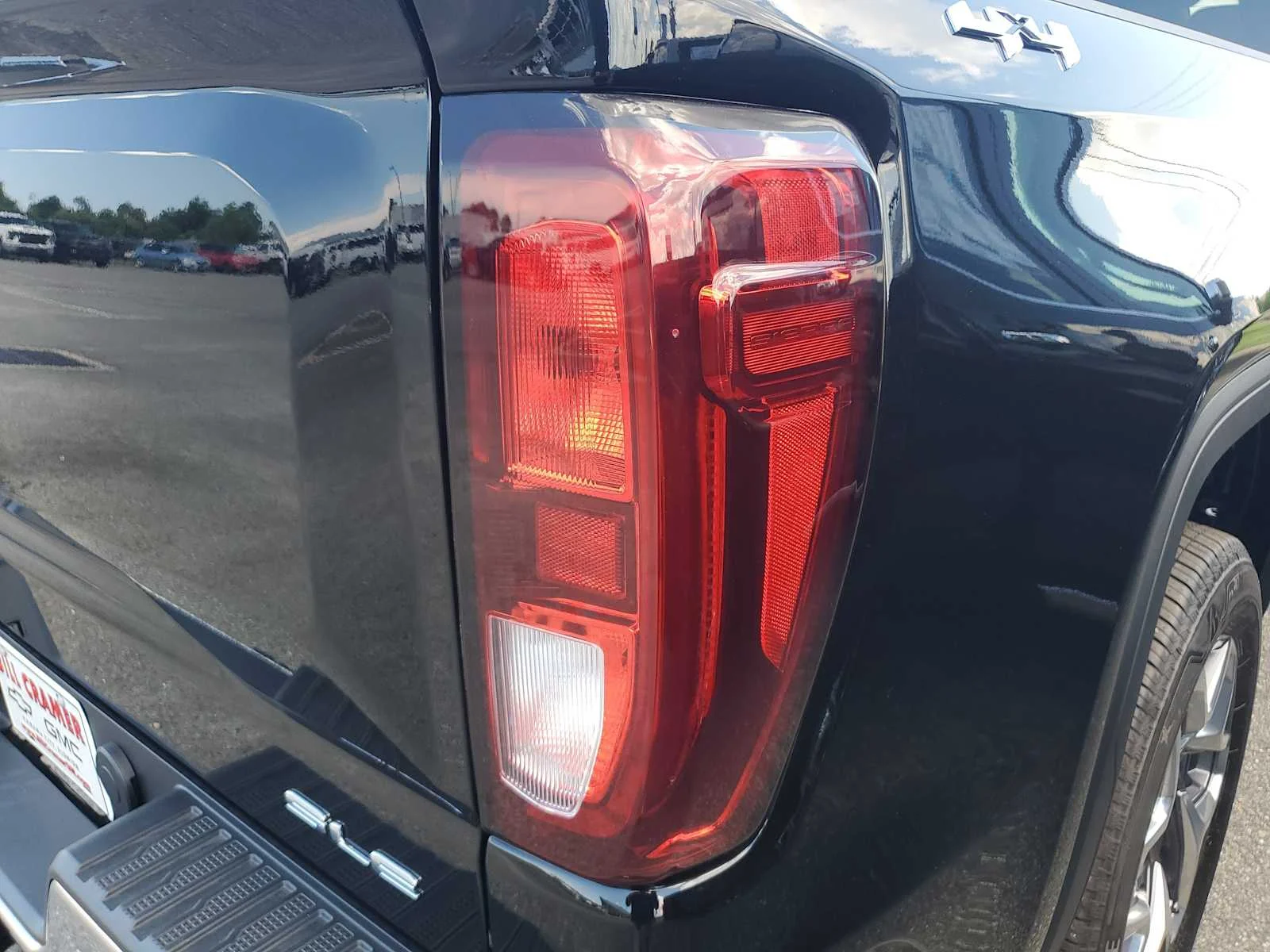 New 2026 Onyx Black GMC SLE image 22