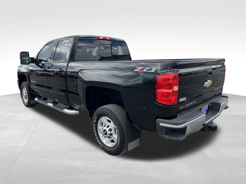 Used 2018 Black Chevrolet LT image 7