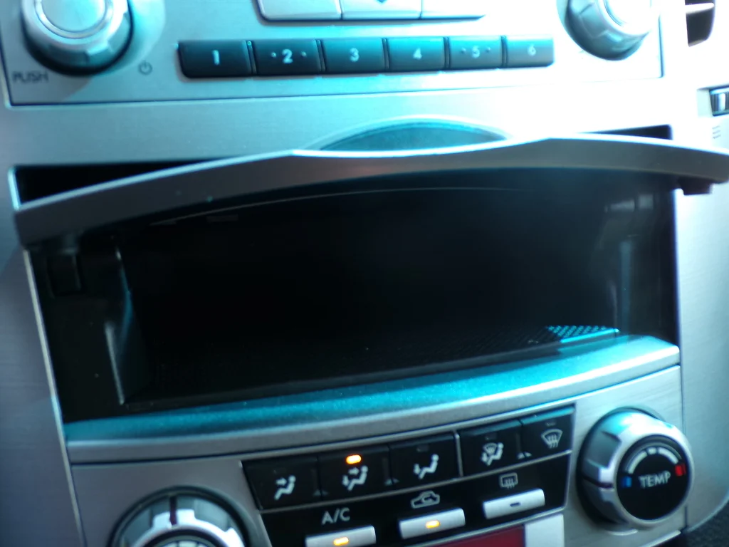 Used 2013 Twighlight Blue Metallic Subaru 2.5i Premium image 28