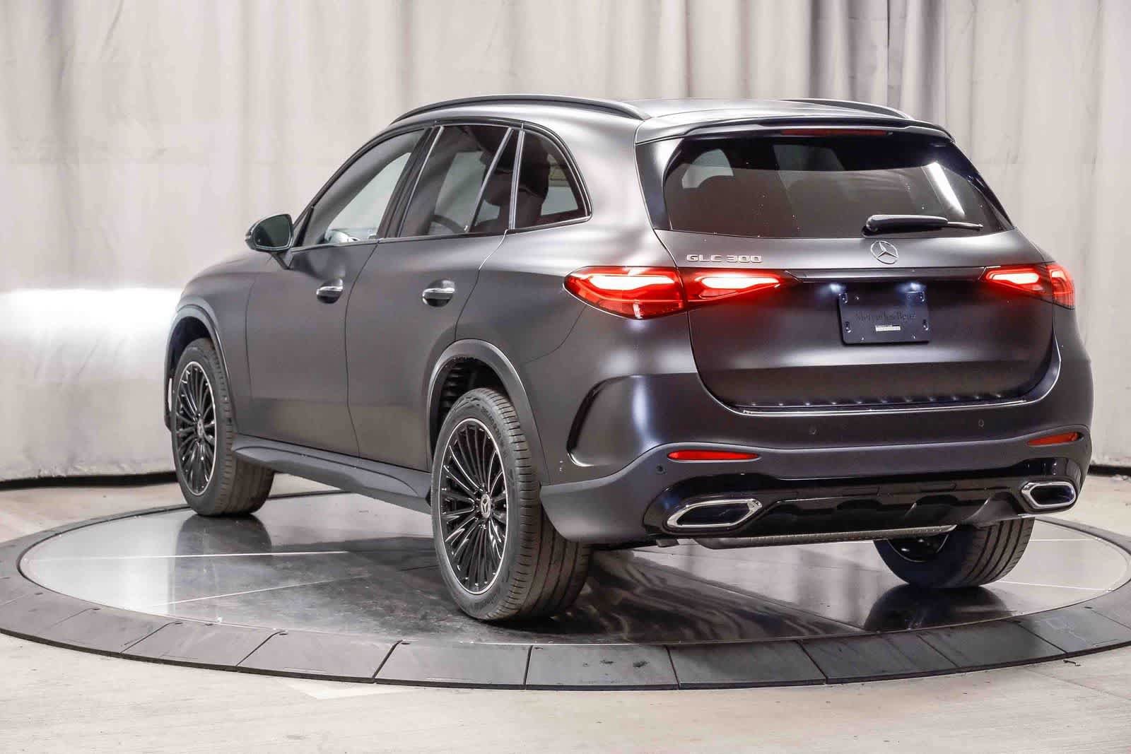 New 2026 MANUFAKTUR exclusive graphite grey magno Mercedes-Benz GLC 300 image 2