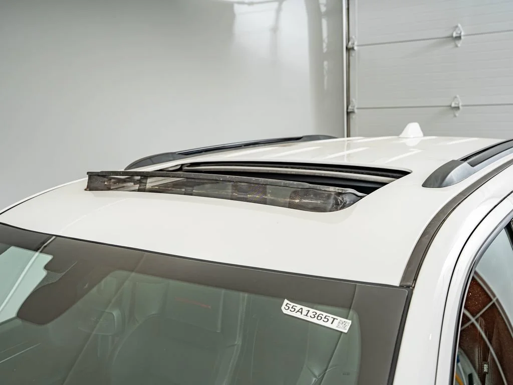 Used 2019 Bright White Clearcoat Jeep Trailhawk image 18