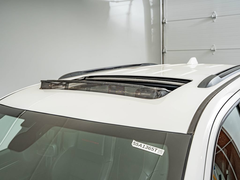 Used 2019 Bright White Clearcoat Jeep Trailhawk image 18