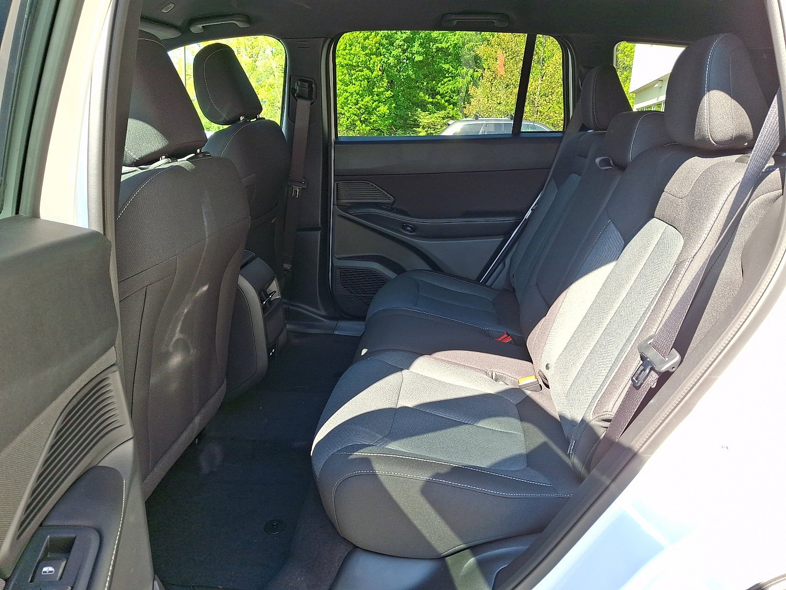New 2026 Bright White Clear-Coat Exterior Paint Jeep Laredo image 6