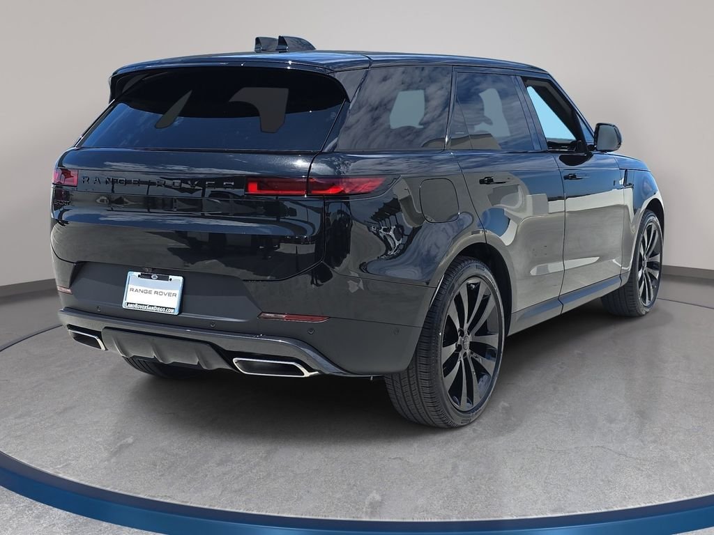 New 2026 Santorini Black Land Rover SE image 5