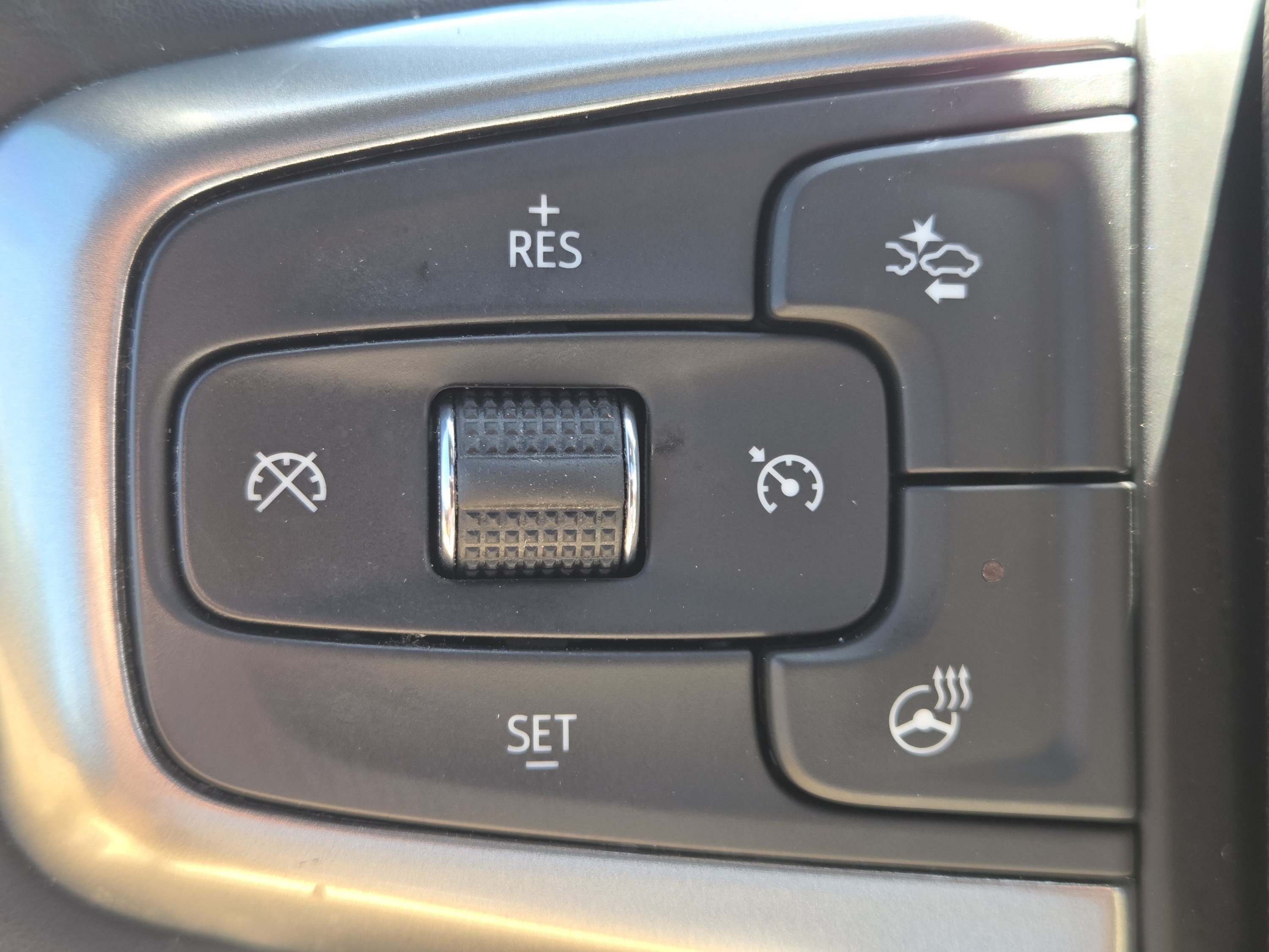 Used 2023 Silver Sage Metallic Chevrolet Premier image 17
