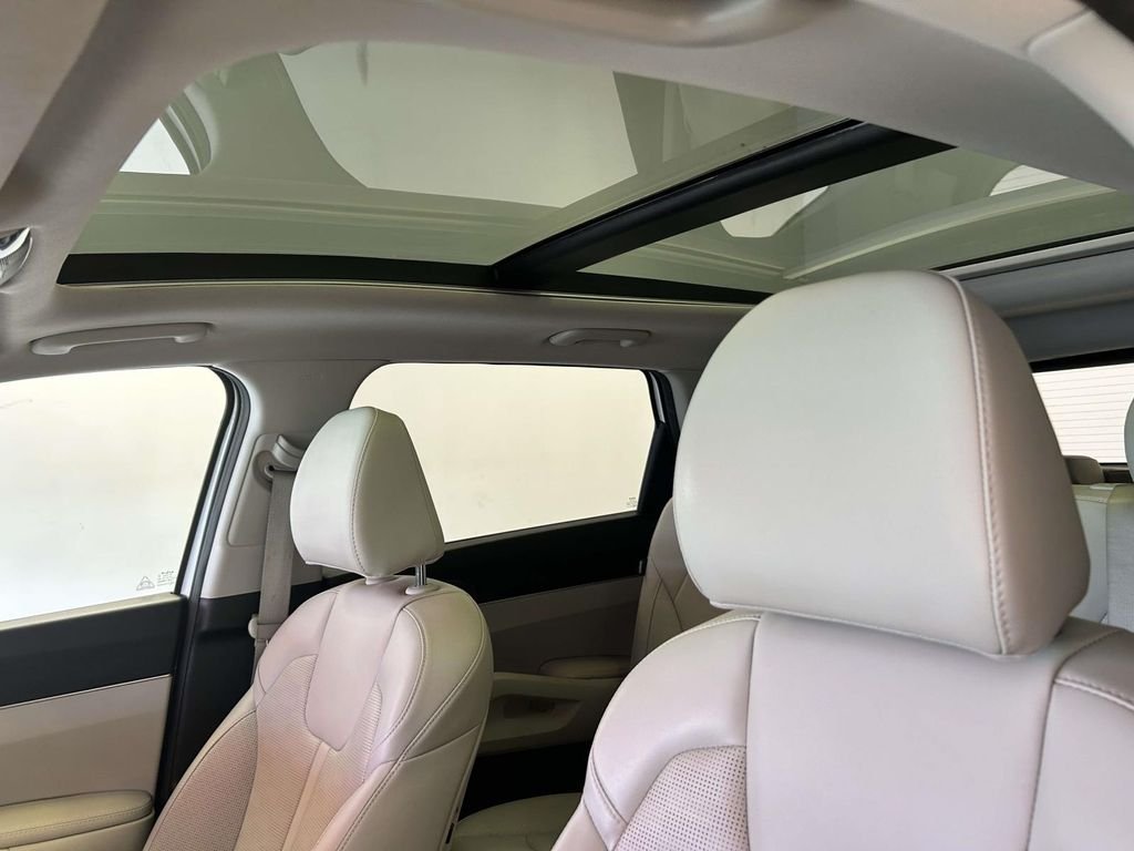 Used 2025 White Kia S image 14