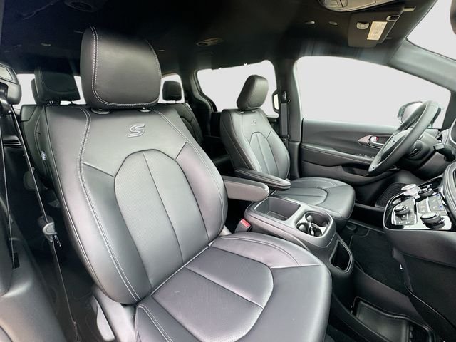 2026 Chrysler Pacifica Select - Photo 34