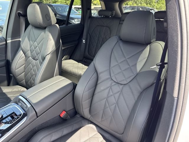 New 2026 Mineral White Metallic BMW sDrive40i image 24