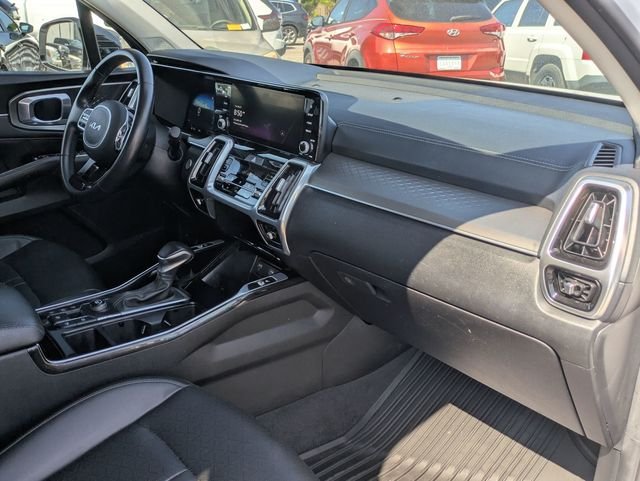 Used 2023 White Kia SX image 29