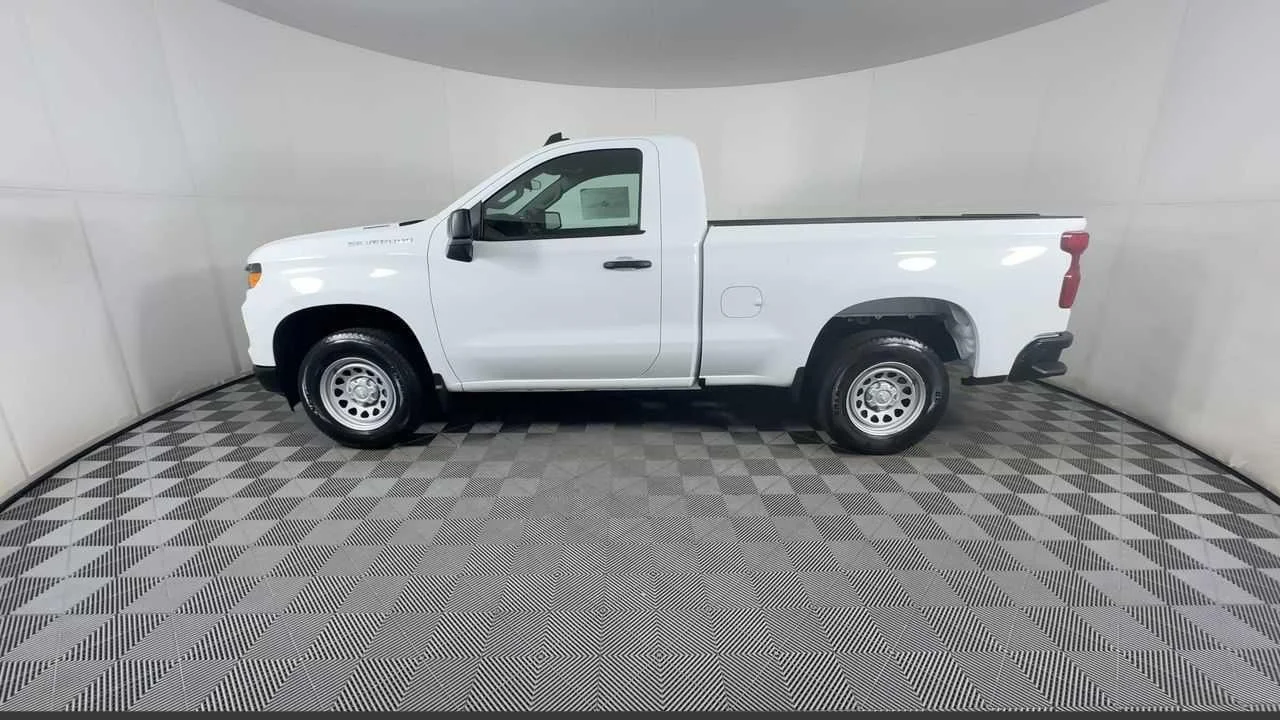New 2026 Summit White Chevrolet WT image 10