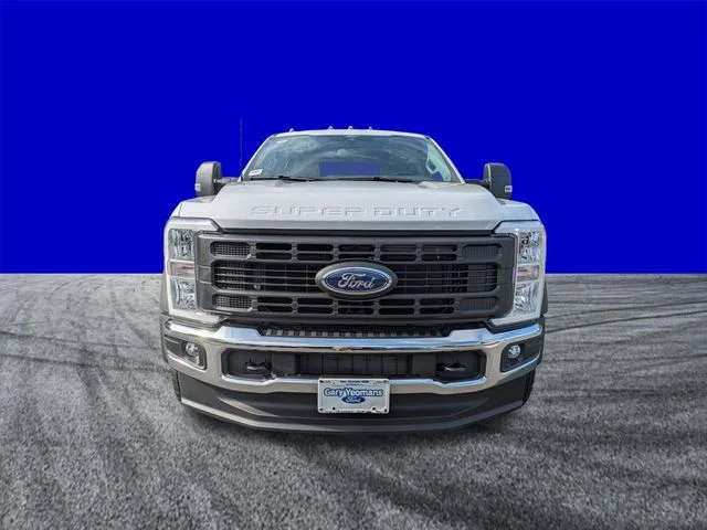 New 2026 Oxford White Ford F-450® XL image 9