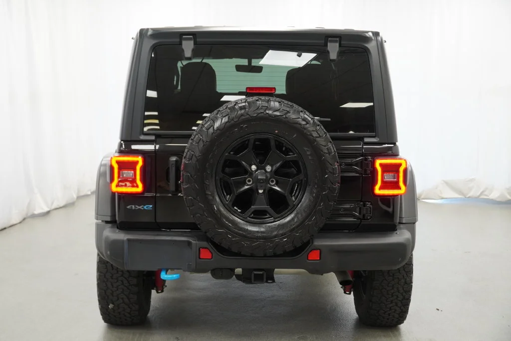 Used 2023 Black Jeep Rubicon 20th Anniversary Edition 4xe image 15