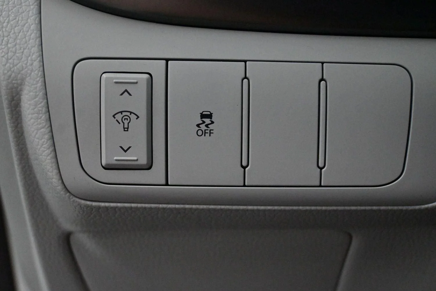Used 2015 Snow White Pearl Kia LX image 21