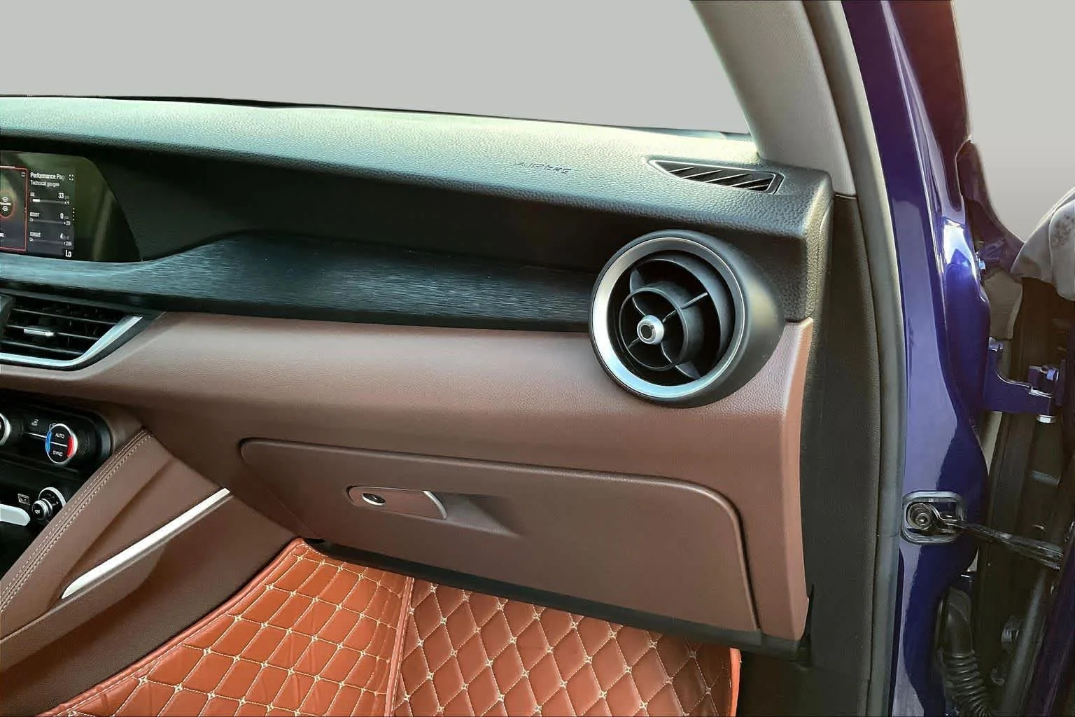 Used 2020 Anodized Blue Metallic Alfa Romeo  image 19