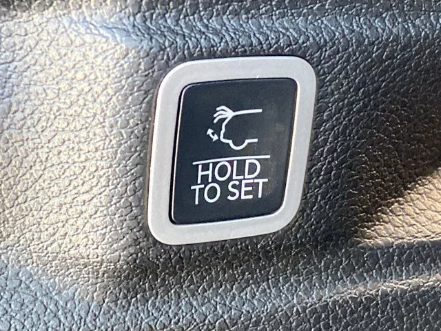 Used 2024 Gray Jeep Summit image 7