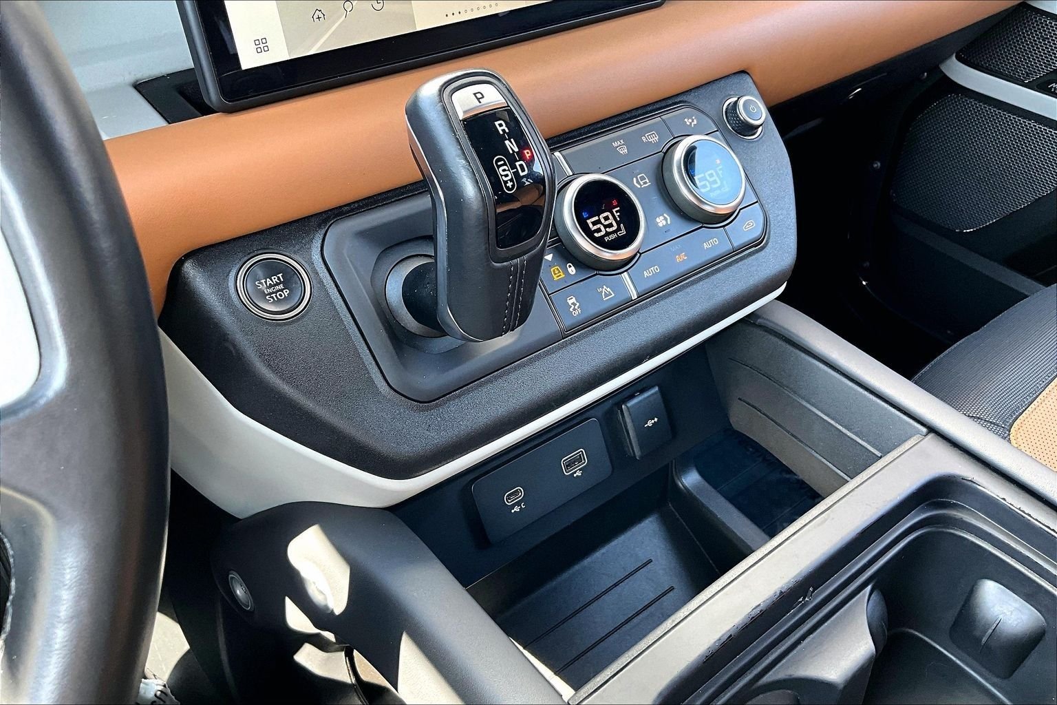 Used 2023 Gray Land Rover X-Dynamic SE image 32