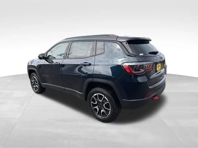 New 2026 Fathom Blue Pearl Coat Jeep Trailhawk image 5