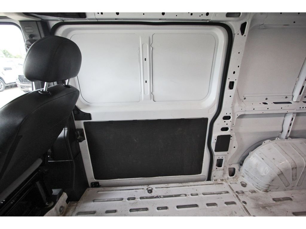 Used 2025 White Ram Base image 14