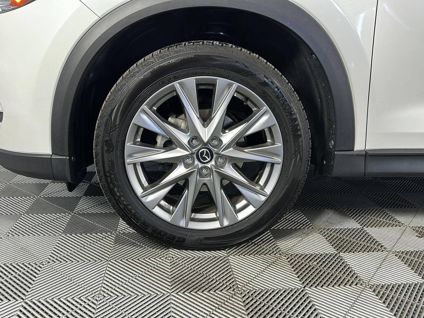 Used 2021 Snowflake White Pearl Mazda Grand Touring image 17