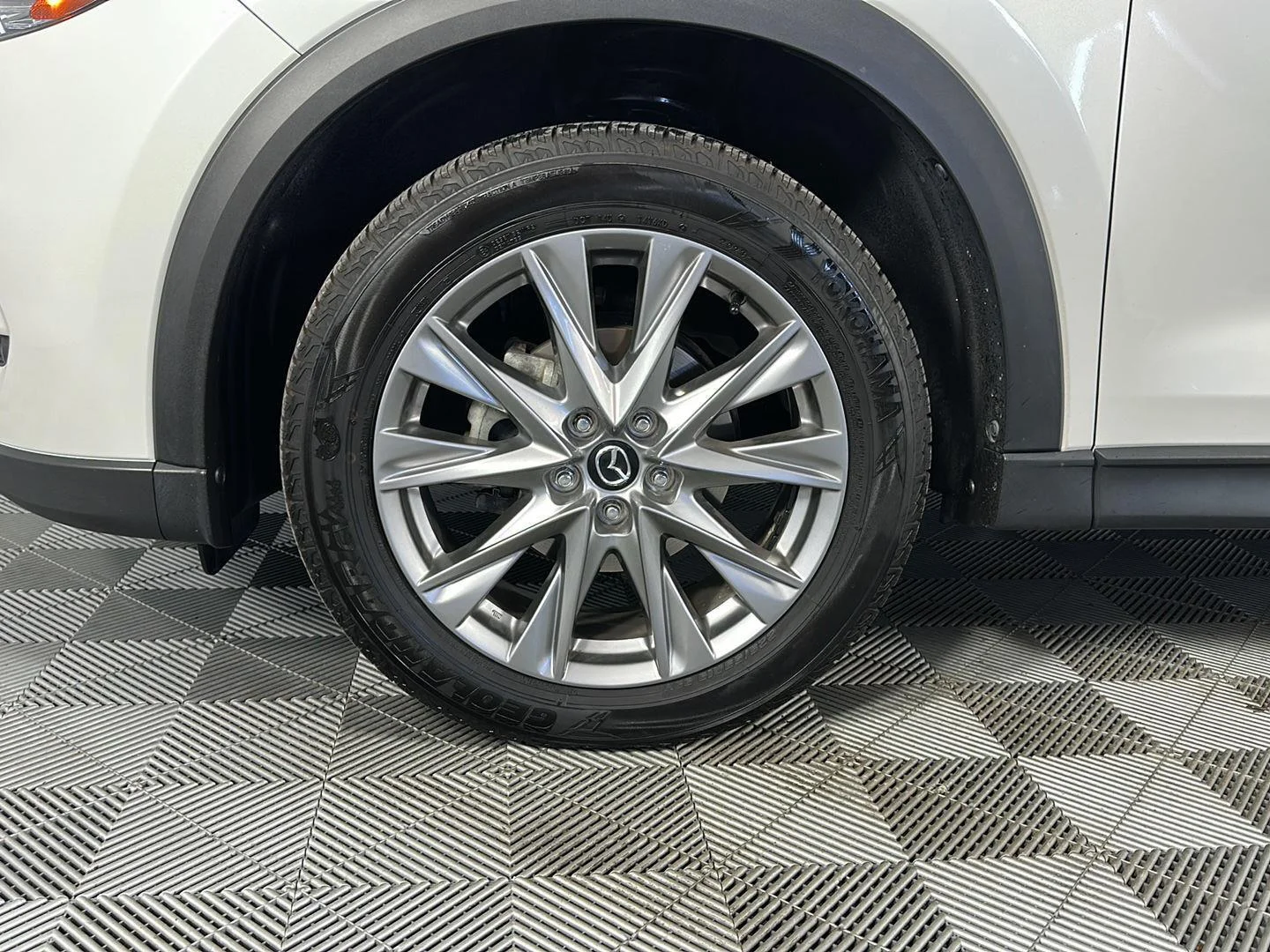 Used 2021 Snowflake White Pearl Mazda Grand Touring image 17