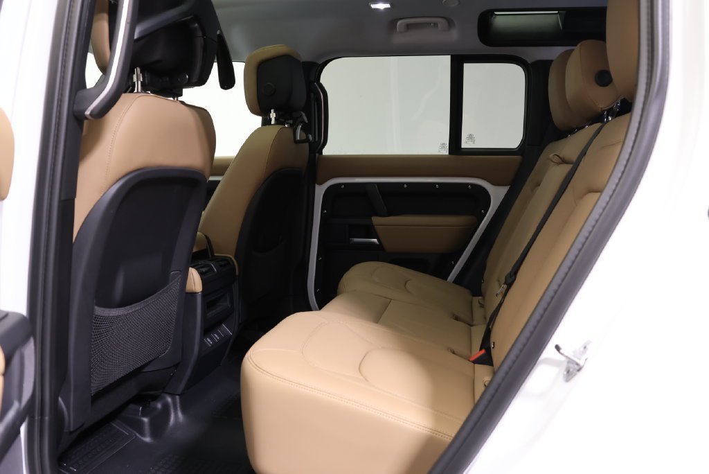 New 2026 Fuji White LAND ROVER S image 35