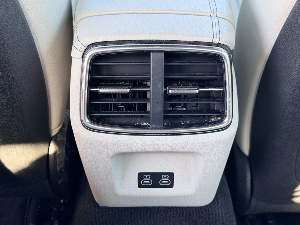 Used 2025 White Genesis 2.5T image 18