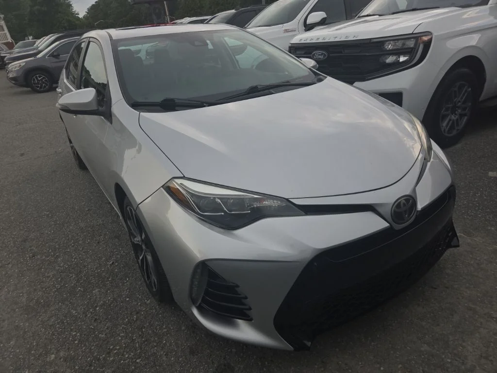 Used 2017 Silver Toyota SE image 2