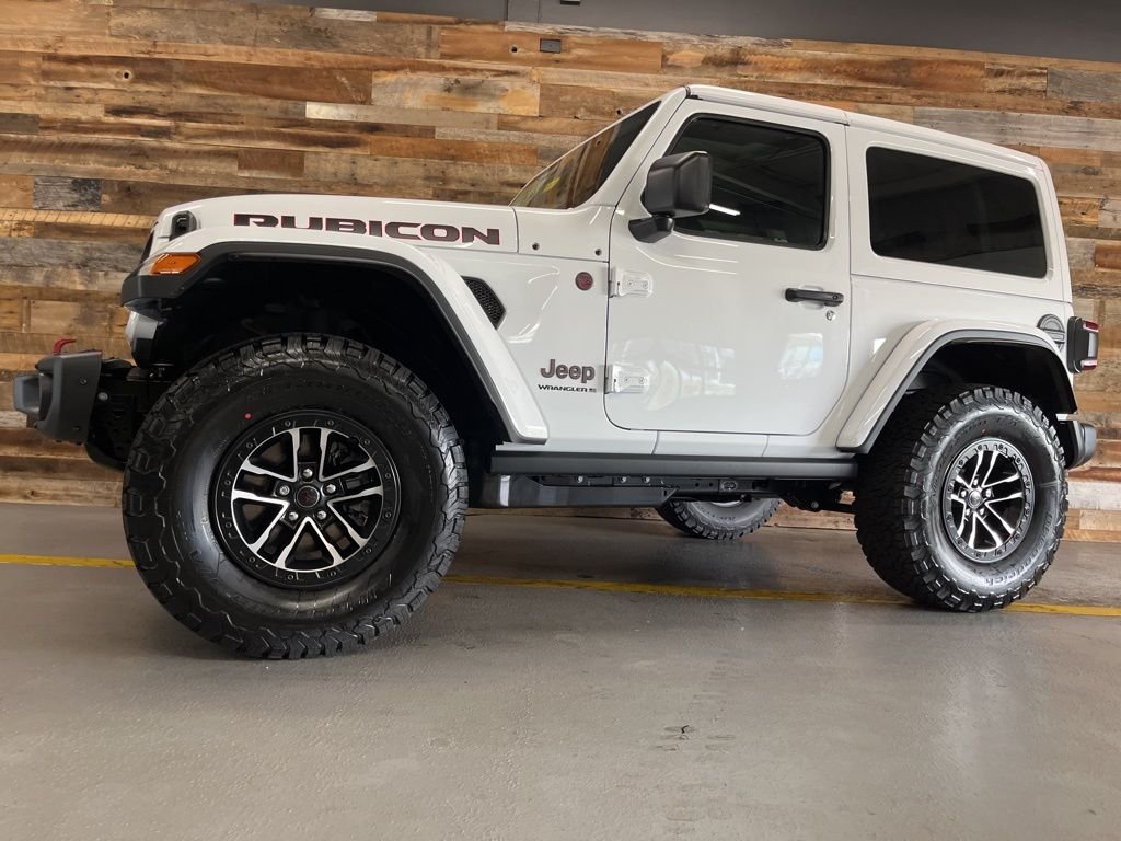 New 2026 Bright White Clear-Coat Exterior Paint Jeep Rubicon X image 51