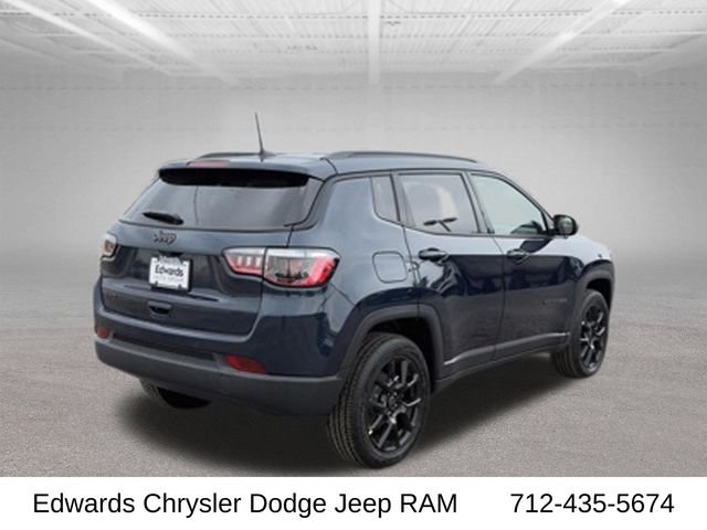 New 2026 Fathom Blue Pearl-Coat Exterior Paint Jeep Latitude image 9