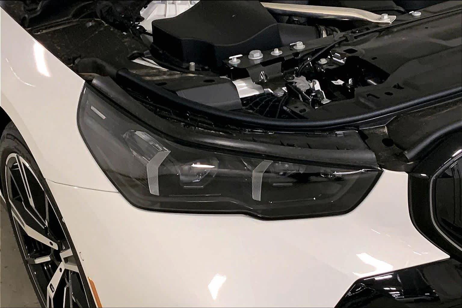 New 2027 300/Alpine Whit BMW 530i xDrive image 13