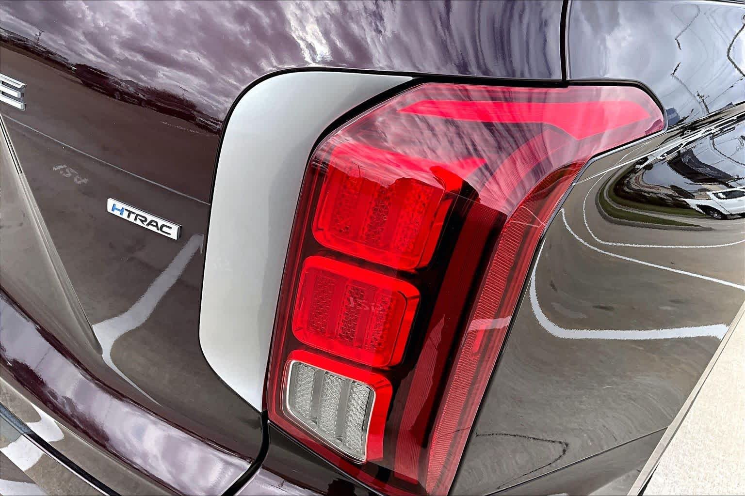 Used 2021 Sierra Burgundy Hyundai Limited image 43